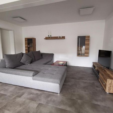 Moderne Wohnung Mit Terrasse Und Eigenem Zugang. 雷姆沙伊德 外观 照片