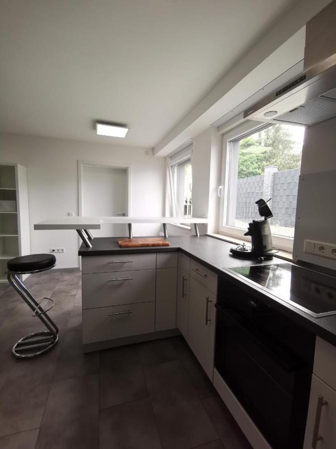 Moderne Wohnung Mit Terrasse Und Eigenem Zugang. 雷姆沙伊德 外观 照片
